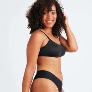 Knix Evolution Bra
32DD, 34DD, 32E, 34E